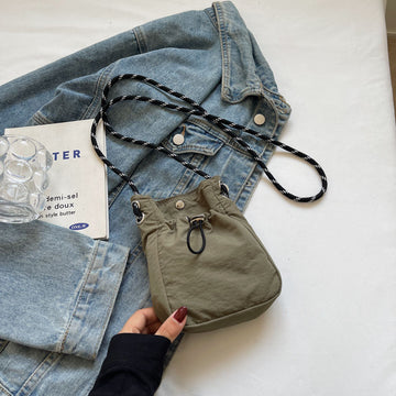 Green Durable Nylon Small Square Phone Bag - Quick-Access Magnetic Closure, Versatile All-Match Shoulder Pouch